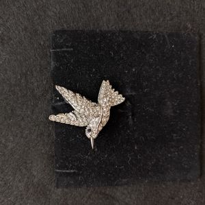SWAROVSKI HUMMINGBIRD CLEAR CRYSTAL PAVE PIN/BROOC